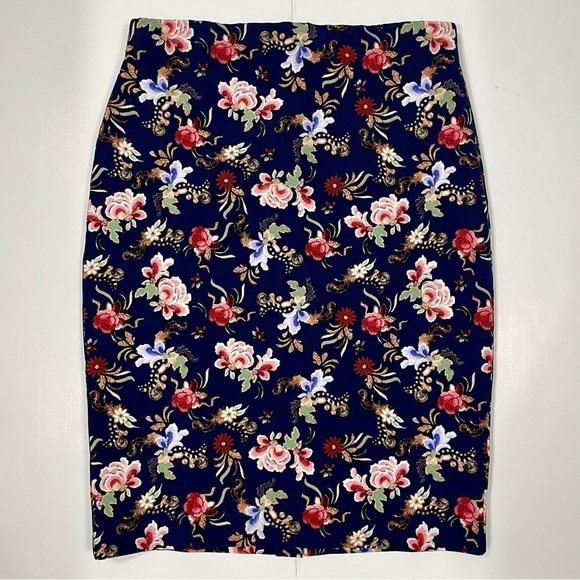 Philosophy Dresses & Skirts - Philosophy Woman’s Navy Floral Tapestry Pencil Skirt Size 4